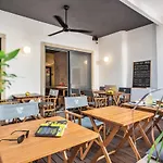 Lemon Tree Bed & Breakfast 4*
