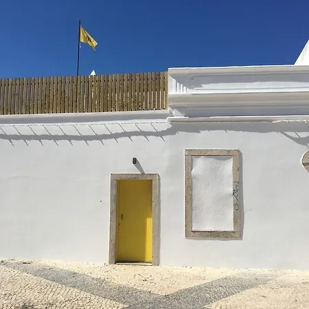 Lemon Tree Bed and Breakfast 4*