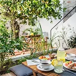 Bed and breakfast Lemon Tree 4*